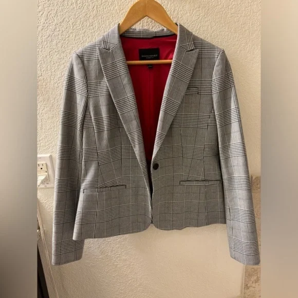 Banana Republic Black and White Blazer - Picture 1 of 4